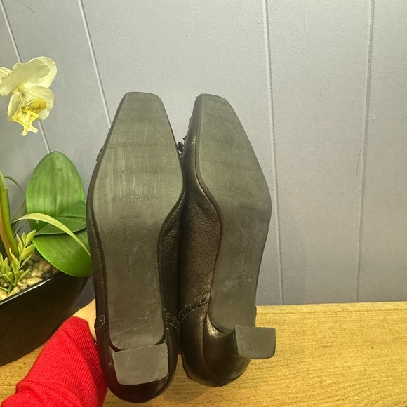 Elegant Stuart Weitzman Tassel Loafers - Picture 7 of 8